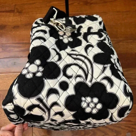 Vera Bradley Weekend Black-White Floral Travel/Diaper Bag - Picture 3 of 13